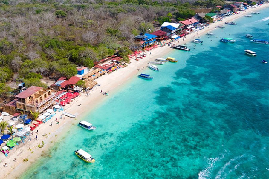 Playa Tranquila Básico + Tour Mapache con Snorkel