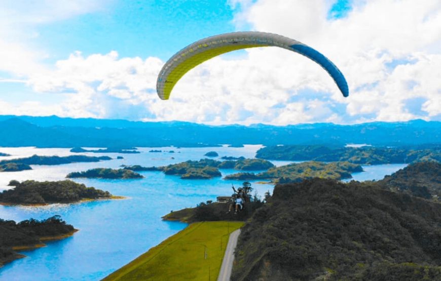 DESDE GUATAPÉ – Parapente (15 Minutos)