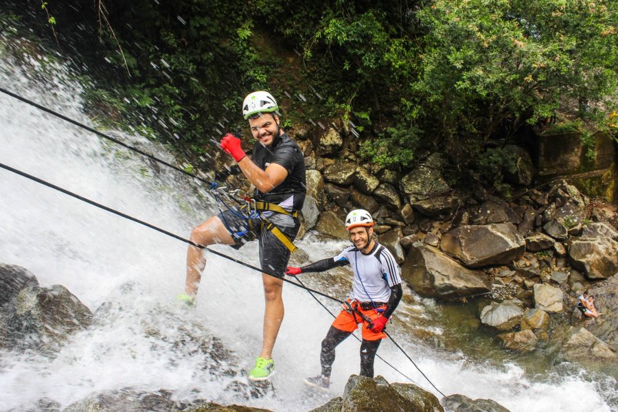 Desde Guatapé –  CANYONING (Mínimo 3 Personas)