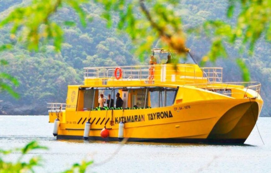 EN CATAMARÁN POR LAS BAHIAS