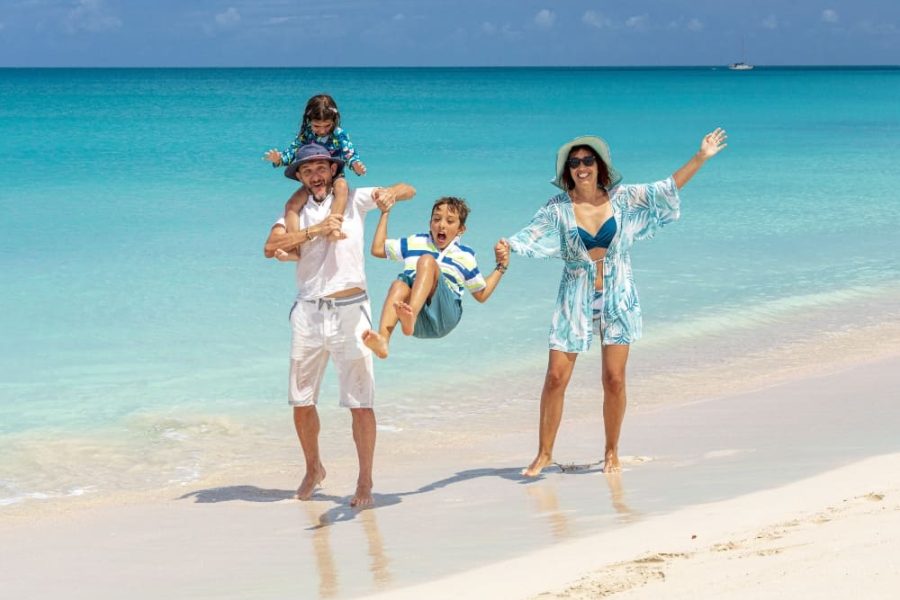 Playa Tranquila Familiar (Acuario + Mapaches + Snorkel)