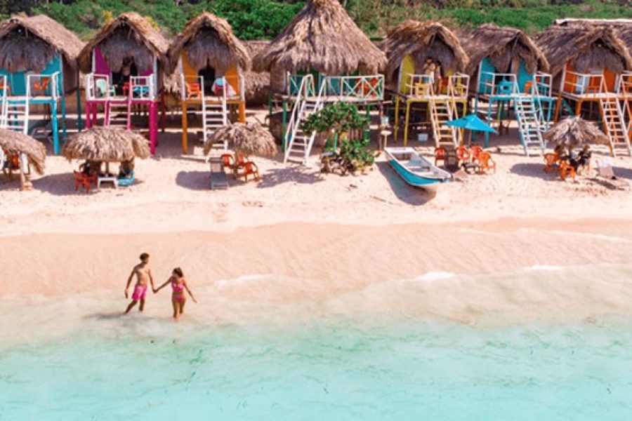 Playa Tranquila Básico Terrestre y Lancha